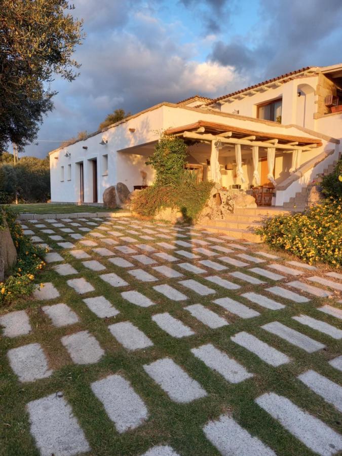 Li Petri Manni Bed & Breakfast Olbia Exterior photo